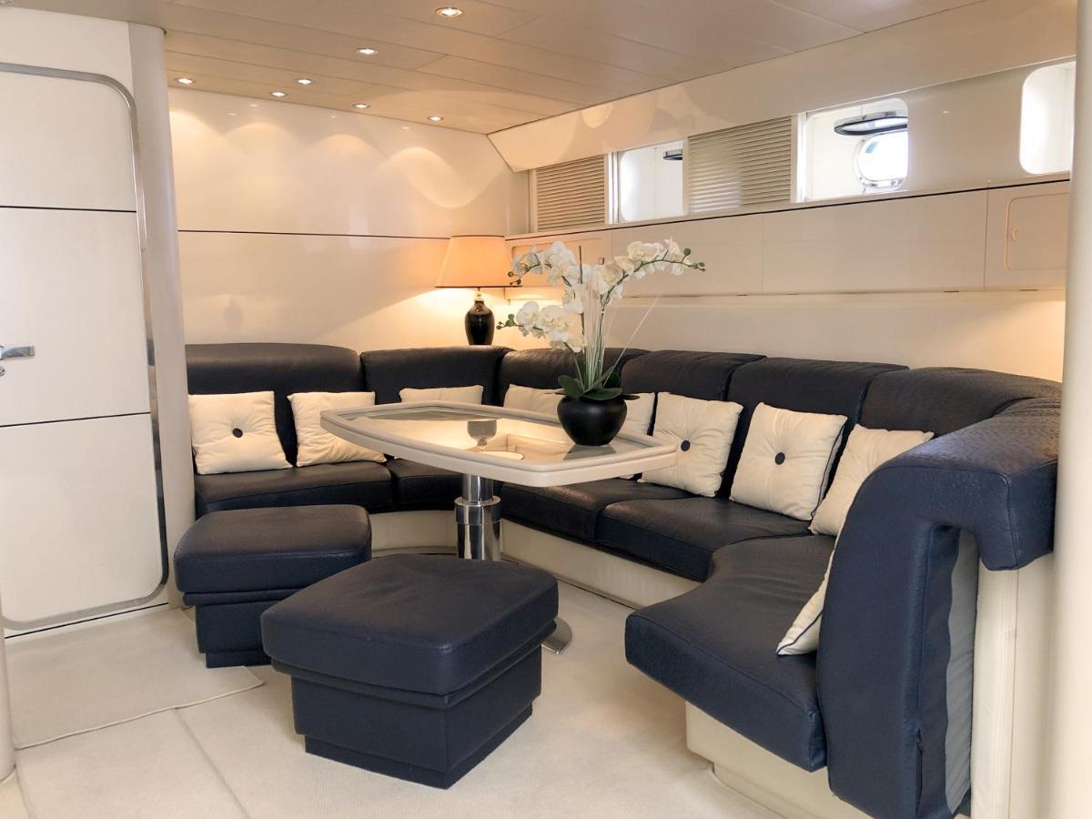 Home Sweet Boat - Chambres D'Hotes Empuriabrava Εξωτερικό φωτογραφία
