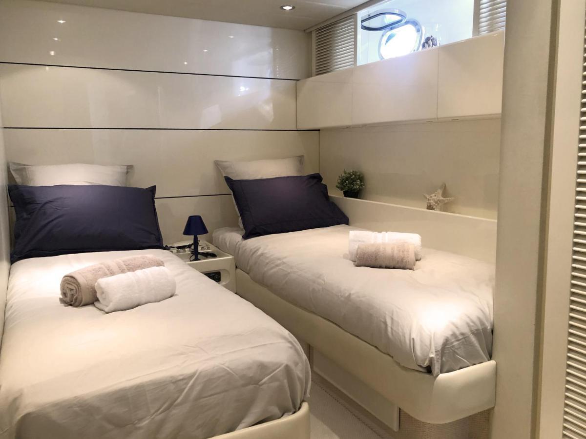 Home Sweet Boat - Chambres D'Hotes Empuriabrava Εξωτερικό φωτογραφία